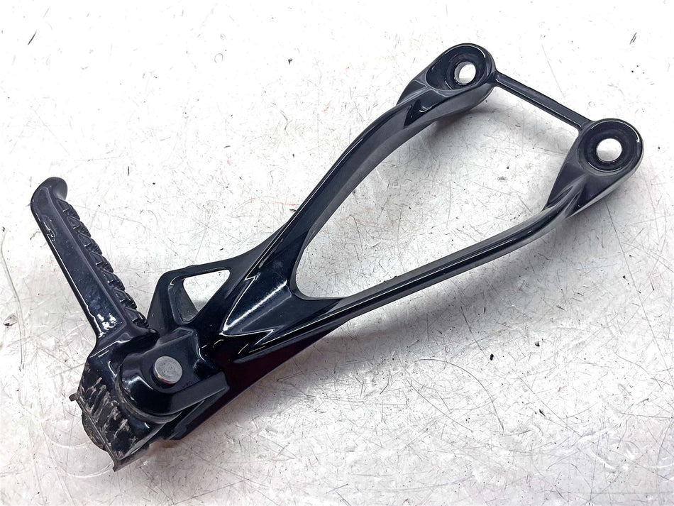 2006 Kawasaki Ninja ZX6R ZX636C Right Rear Footrest - 35063-0145