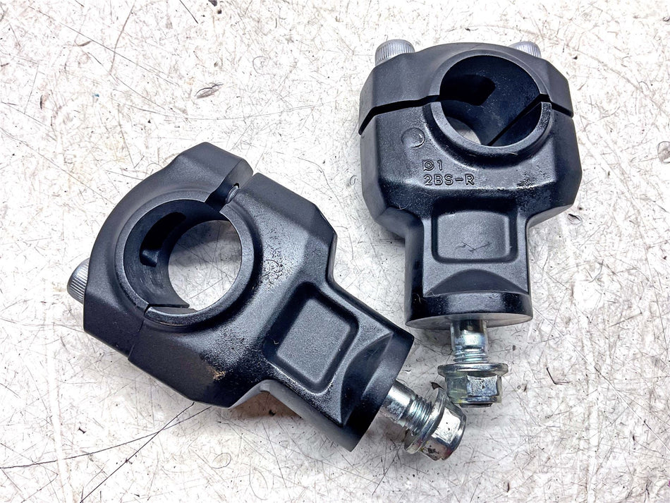 2023 Yamaha MT-10 Handlebar Clamps - B67248481000