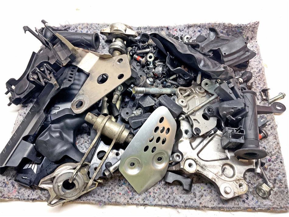 2015 Yamaha MT-07 Assorted Nuts, Bolts & Fixings