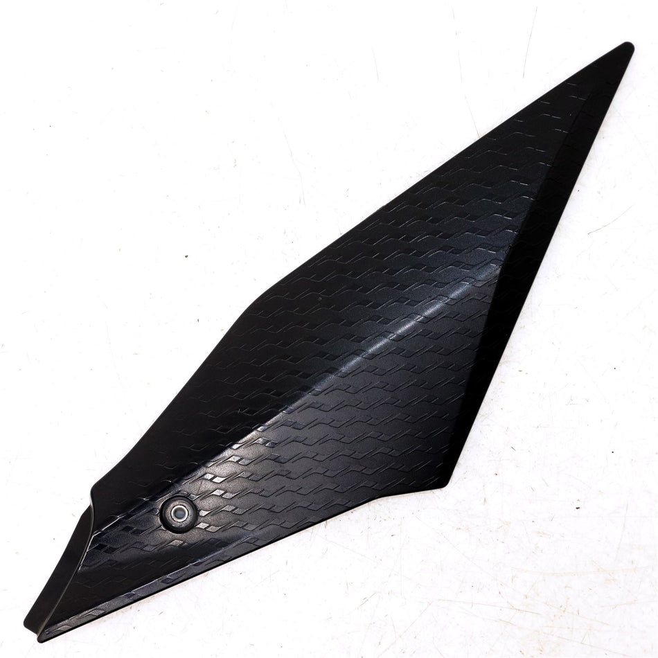 2015 YAMAHA YZF R1 Right Tank Side Panel - 2CR-24108-00