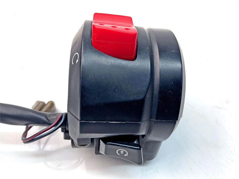 2006 Suzuki GSX-R1000 Switchgear Right - 3720041G80000