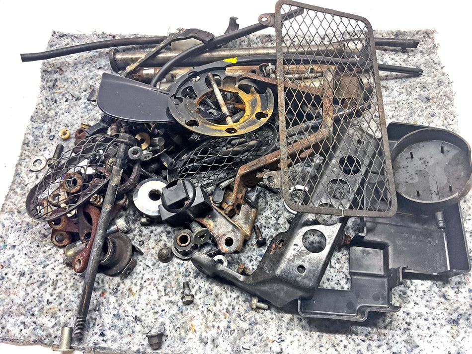 1998 Kawasaki ZZR1100 ZX1100 D6 Assorted Nuts, Bolts & Fixings