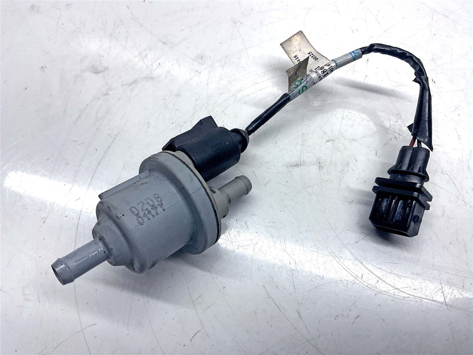 2019 Triumph Thruxton 1200 Fuel Tank Breather Valve