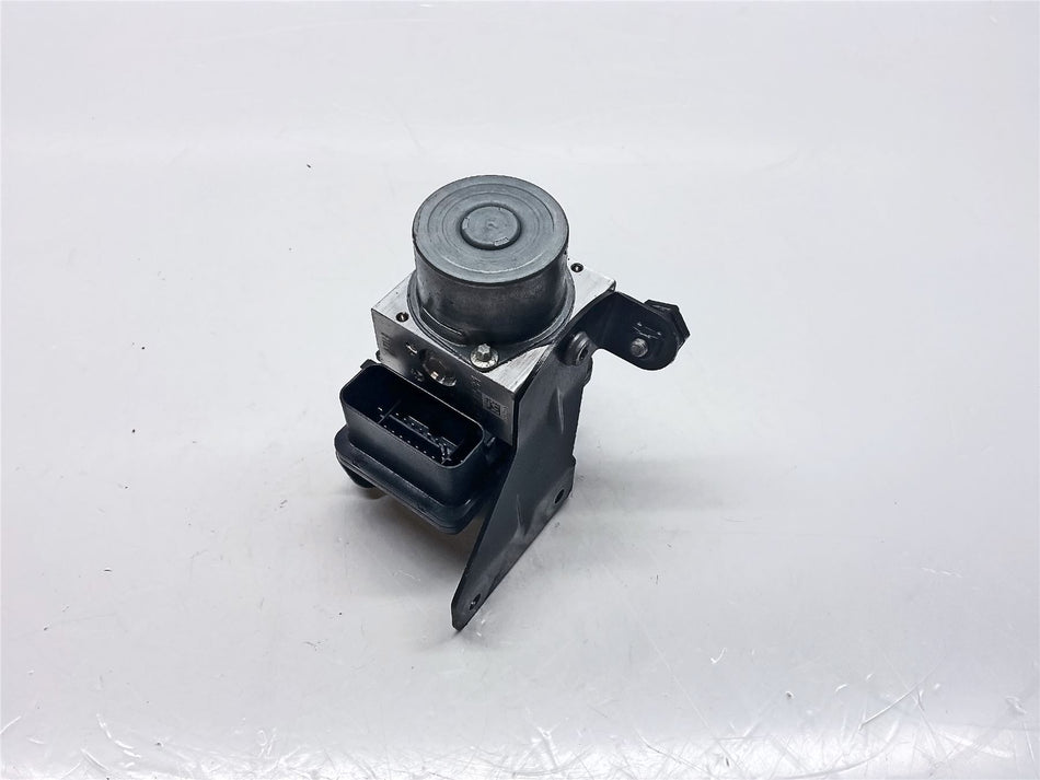 2020 BMW R nine T /5  ABS Modulator Pump - 34518393178