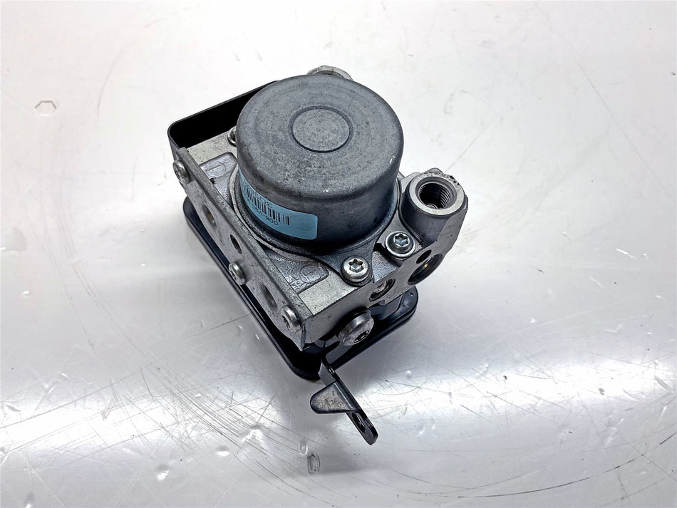 2015 Triumph Street Triple 675 RX ABS Modulator Pump - T2021487
