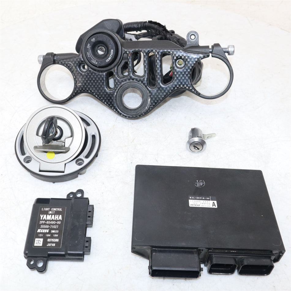 2020 YAMAHA YZF R1 Lockset - BX4W825030