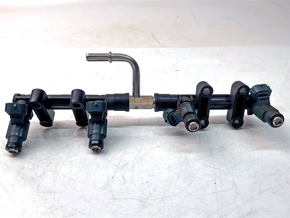 2016 Kawasaki Z800 ZR800 ABS Fuel Injector Rail - 490560037