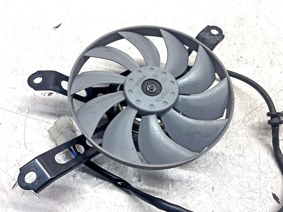 2022 Yamaha MT-10 Right Fan - B67124051000