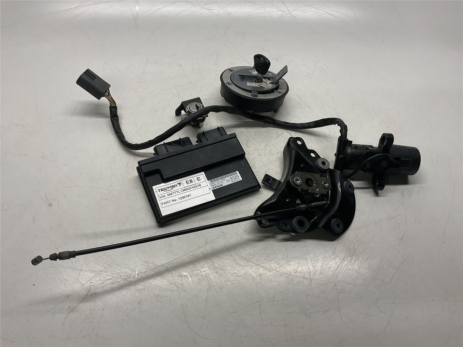 2016 Triumph Street Triple 675 R Lockset  - T2505606