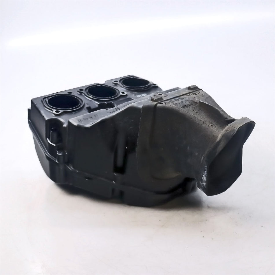 2023 Triumph Street Triple 765 R Airbox  - T2207650