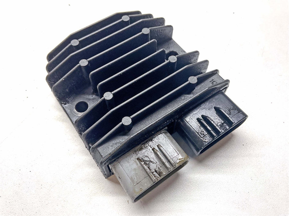 2010 Triumph Thunderbird Regulator Rectifier - T1300675