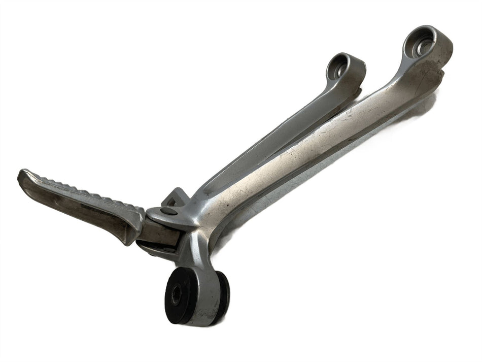 2006 Suzuki GSX-R1000 Rear Right Footrest & Hanger 4350141G00