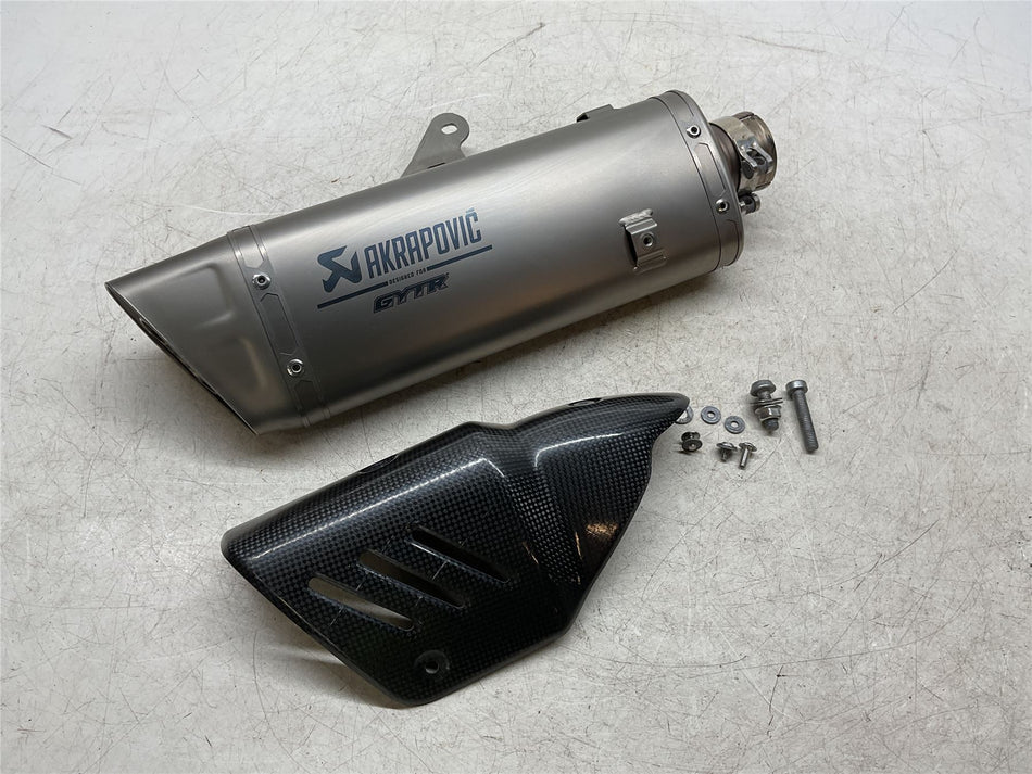 2025 Yamaha YZF R7 Akrapovic End can