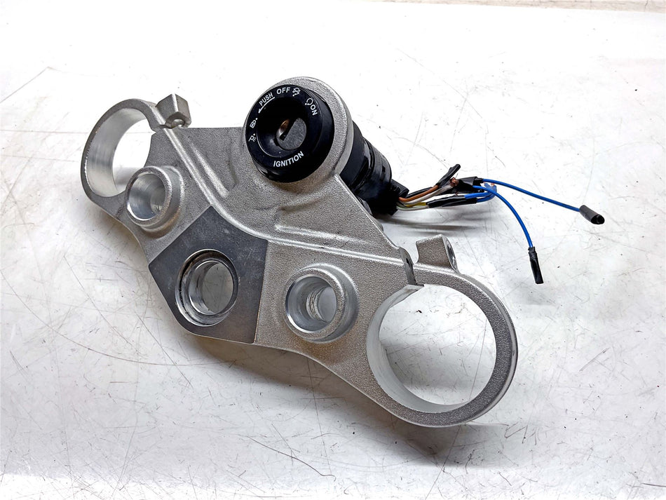 2011 Triumph Speed Triple 1050 ABS Top Yoke - T2040557