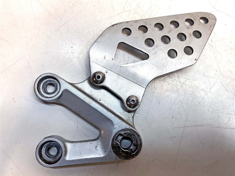 2004 Suzuki GSX-R1000 Front Left Footrest Hanger - 4352141G00000
