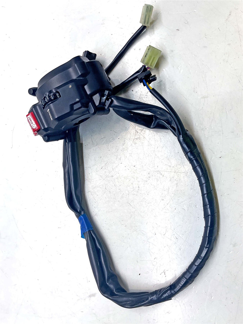 2025 Yamaha YZF R1 Switchgear Right - B3L8291R0300