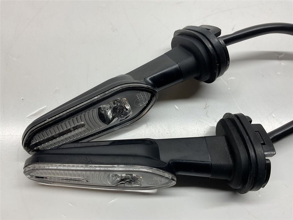 2025 Yamaha MT-07 Front Indicator Set - BAT8332000