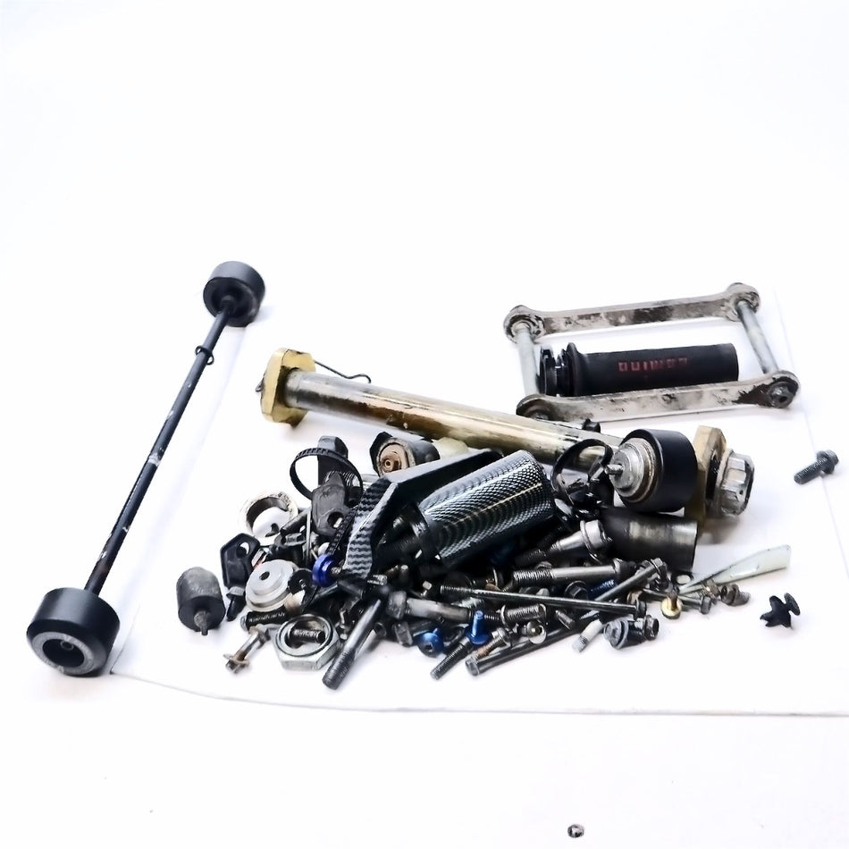 2005 Suzuki GSX-R600X Misc Bolts,Brackets, clips spindles & mounts - B58505 BOB