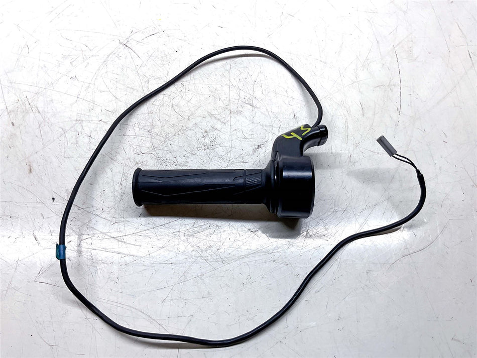 2018 Yamaha Tracer 900 GT Throttle Grip - B1J829600100