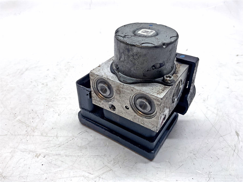 2018 Triumph Bonneville T120 Black ABS Pump - T2021941