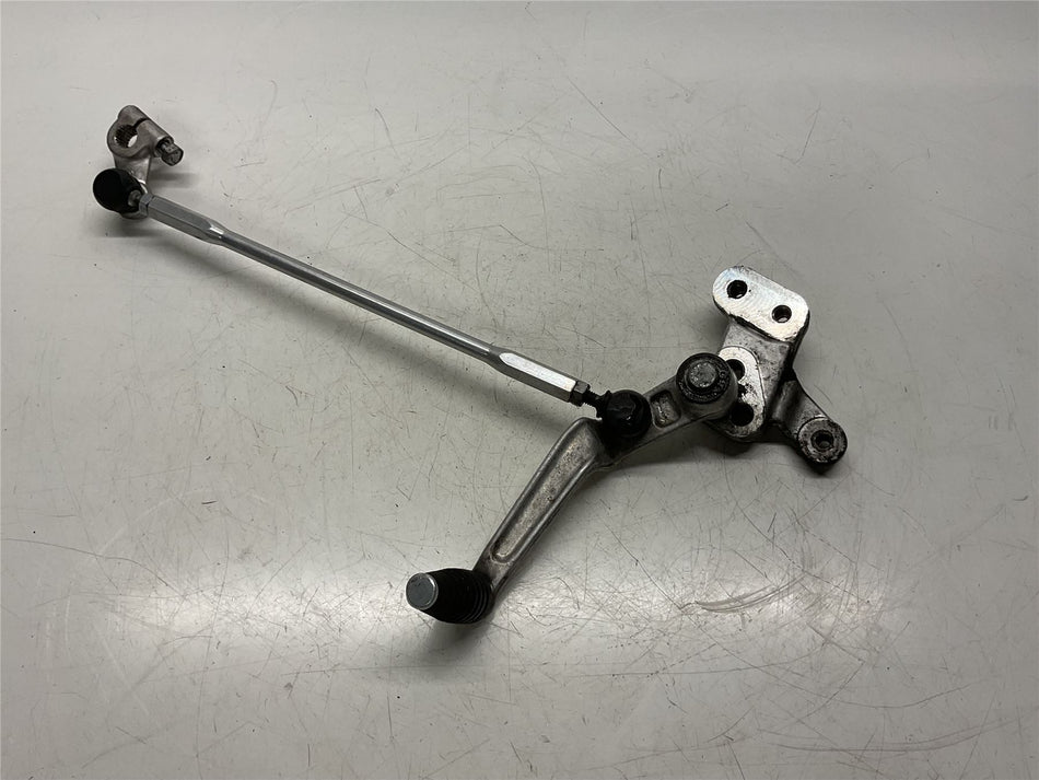 2007 Suzuki GSX-R750 Gear Lever w/bracket & tie rod - 25600-14J10