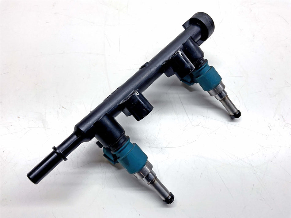 2019 Yamaha XSR700 XTribute Injectors on Fuel Pipe - 1WS137610000