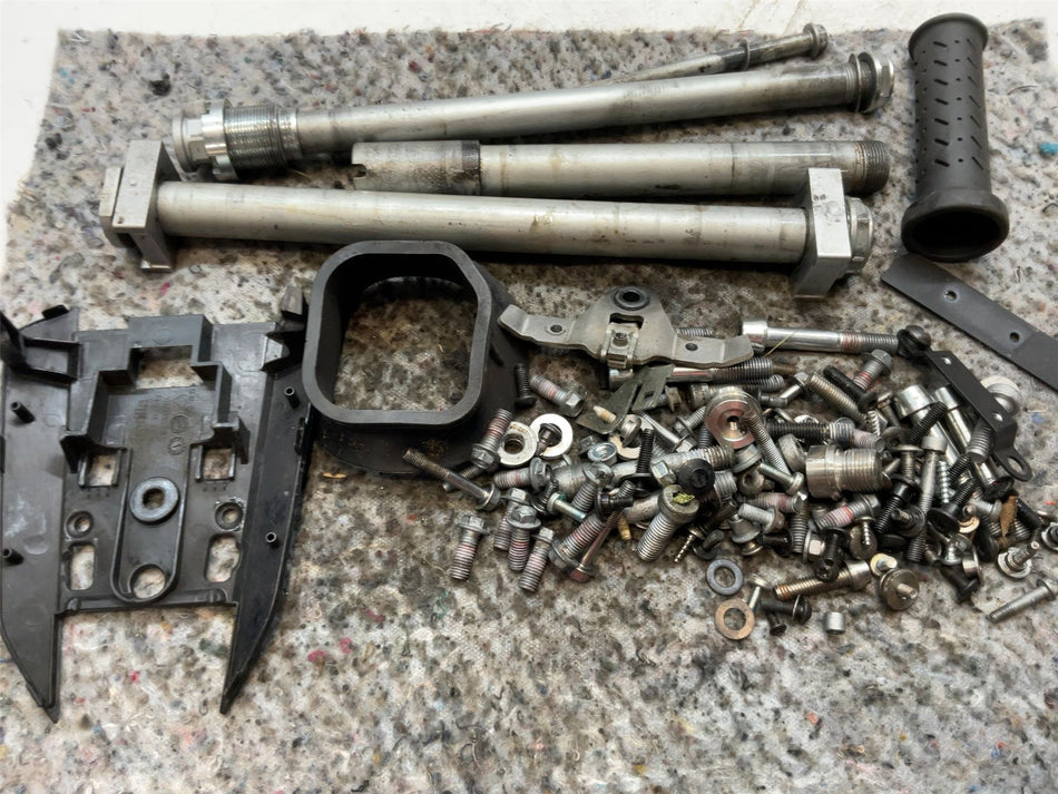 2021 Aprilia Tuono V4 1100 Factory Assorted Nuts Bolts Fixings Axles 896174