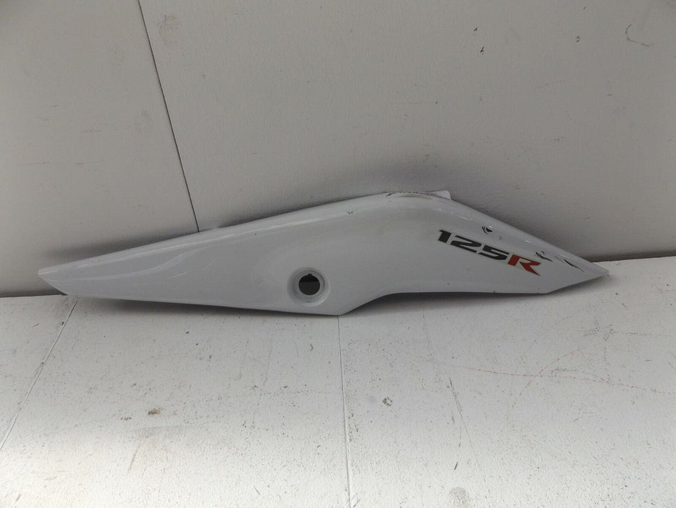2014 Honda CBR125 R LH LEFT SEAT COWL - 83680-KPP-T000