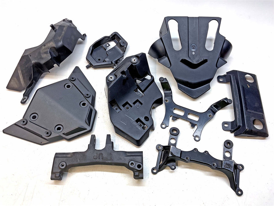 2017 Yamaha MT-09 Assorted Molds, Covers and Mounts