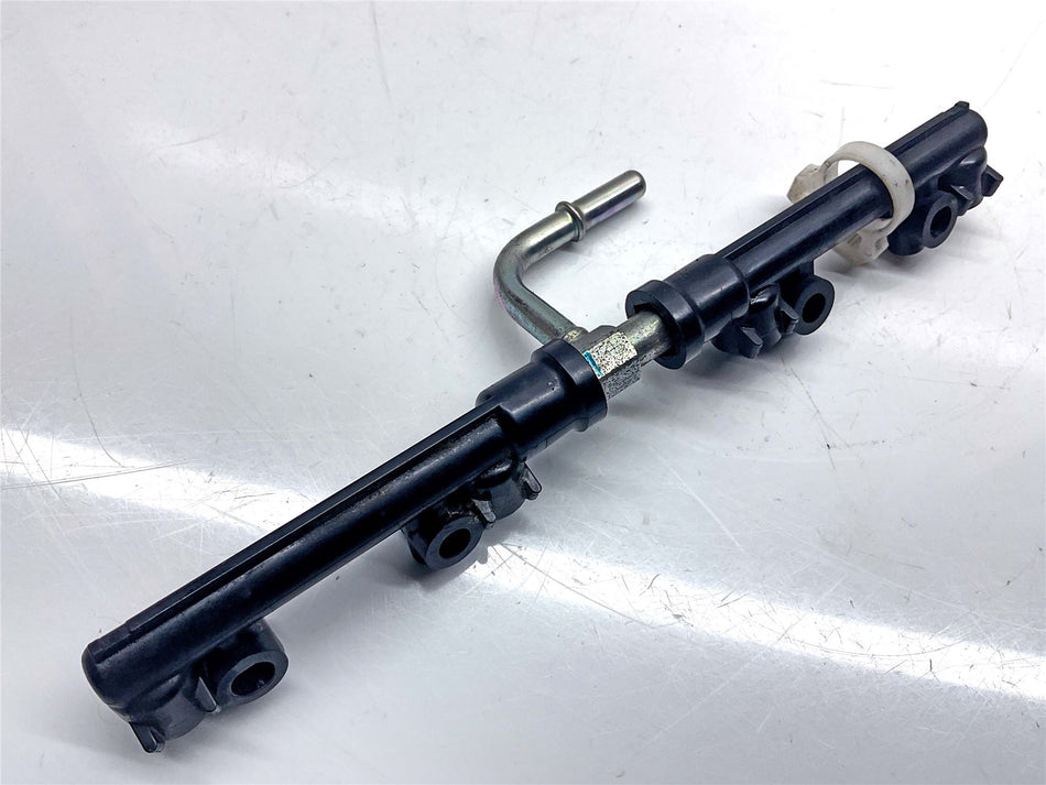 2015 Kawasaki Ninja ZX6R ZX636 Fuel Injector Rail - 490560014
