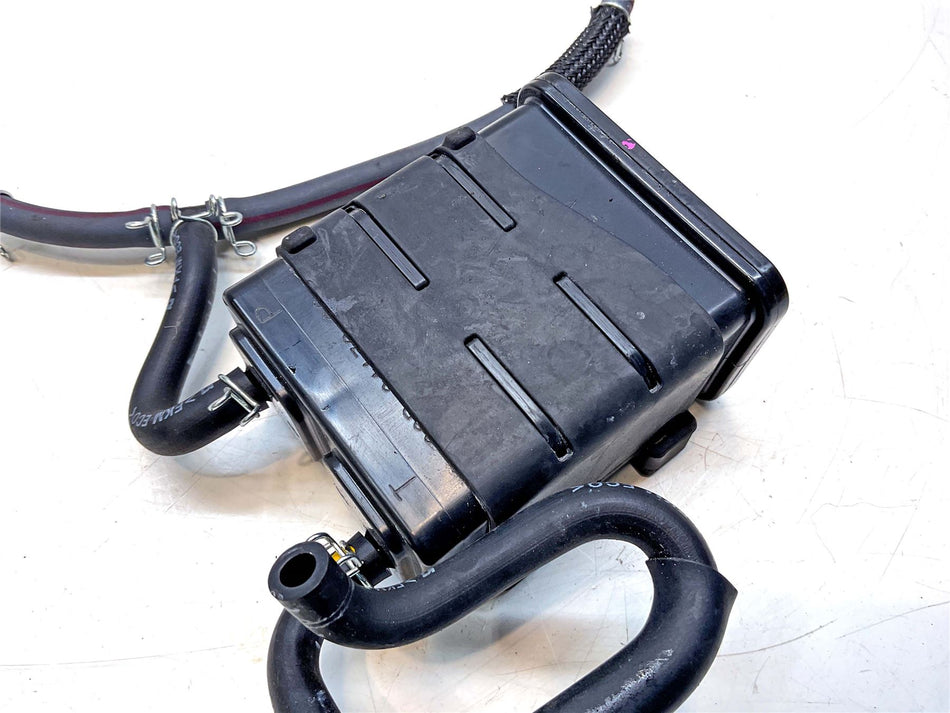 2025 Yamaha YZF R1 Carbon Canister