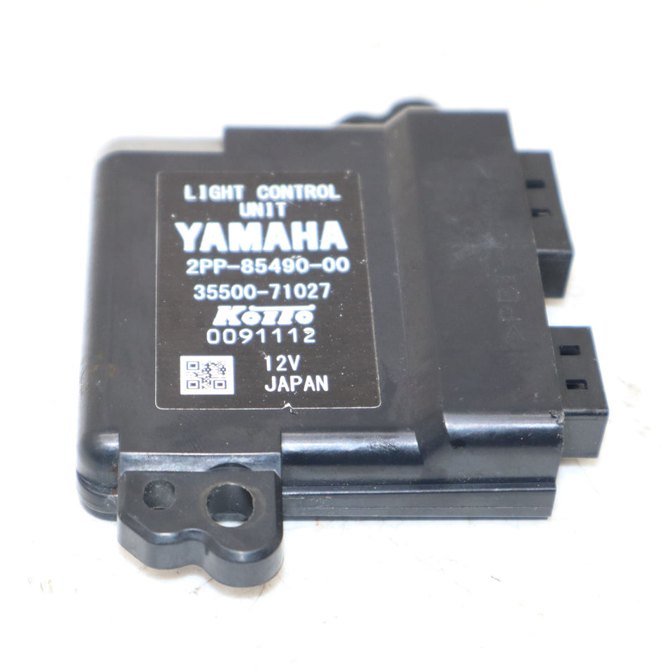 2016 YAMAHA TRACER 9 Light Control Unit - 2PP-85490-00