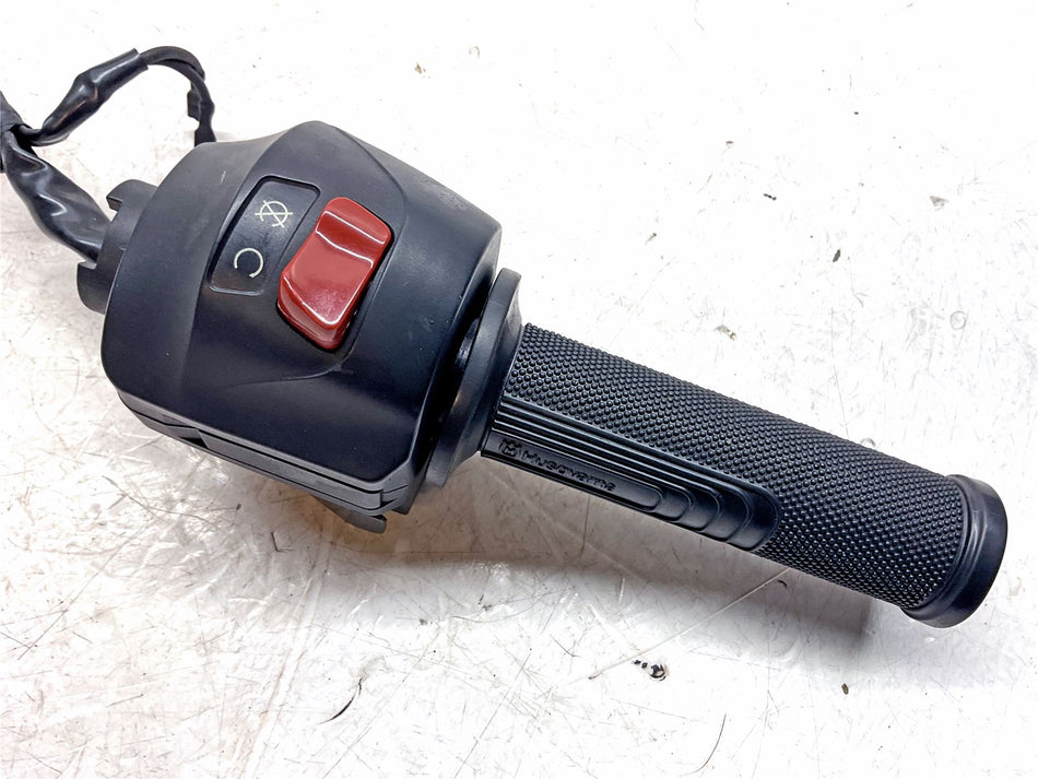 2018 Husqvarna VITPILEN 401 Right Switch Gear & Throttle - 28511012144