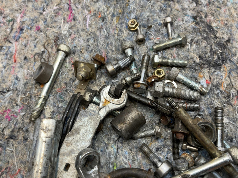 2005 Honda CB600F HORNET Assorted Nuts Bolts & Fixings 89010MBZ610