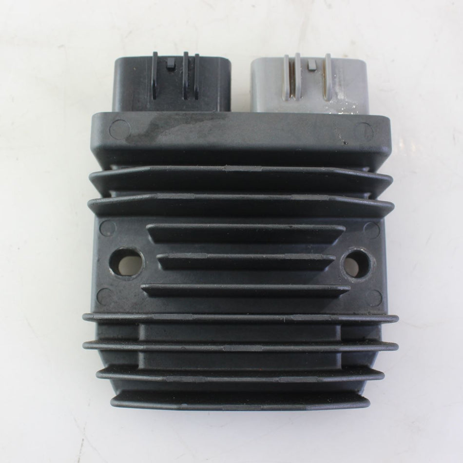 2021-ON TRIUMPH TRIDENT 660 Regulator - T1300679
