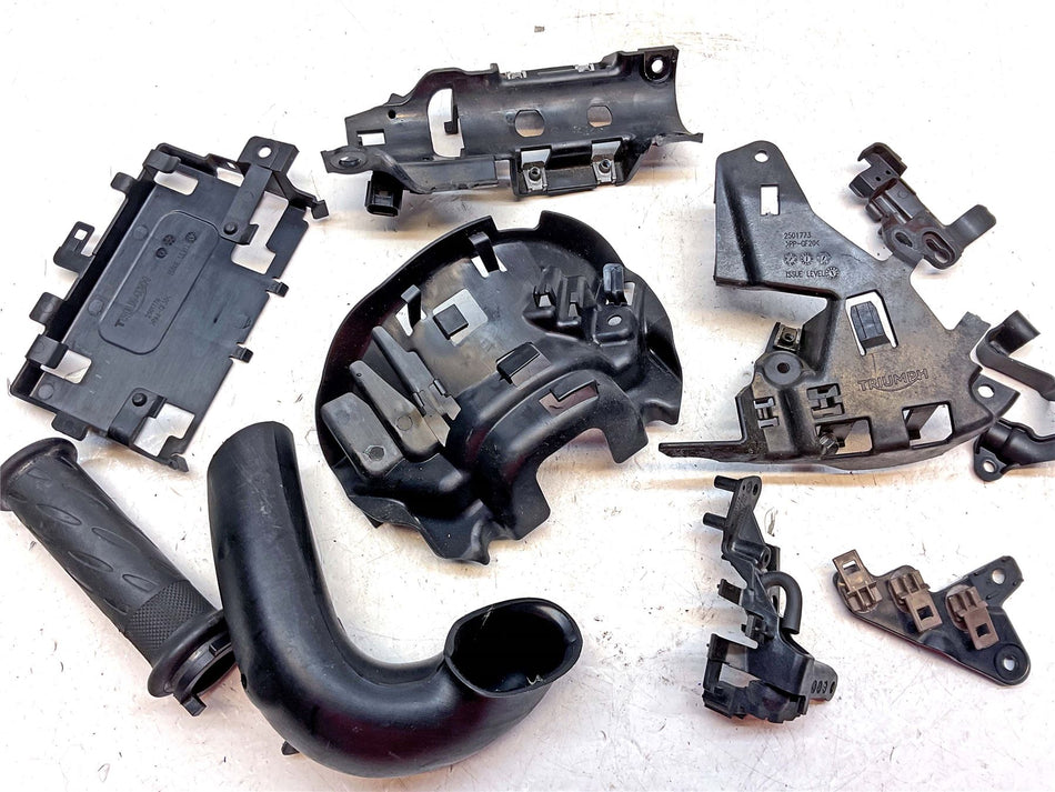 2019 Triumph Bonneville T100 Black Selection of Plastic Mounts, Covers and Trims