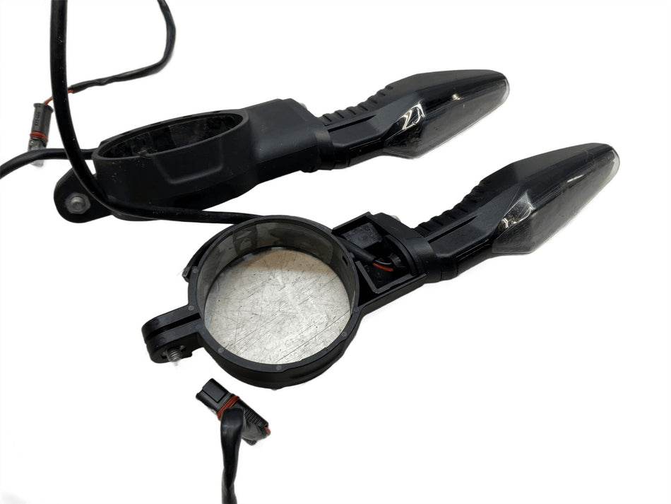 2024 BMW S1000R Sport Front LED Indicators Signals Pair 63138389445