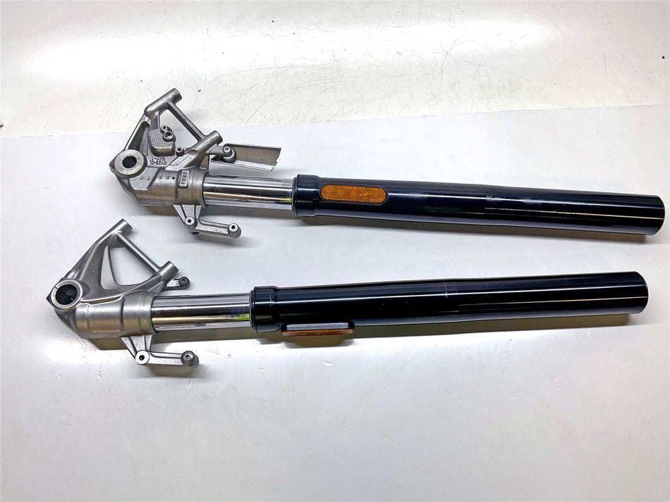 2022 Triumph Rocket 3 GT Right & Left Forks  - T2041798