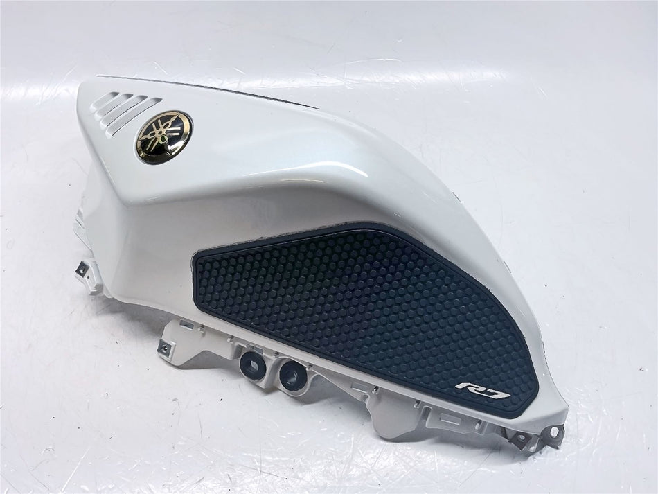 2024 Yamaha YZF R7 Left Fuel Tank Cover - BEB2412900P2