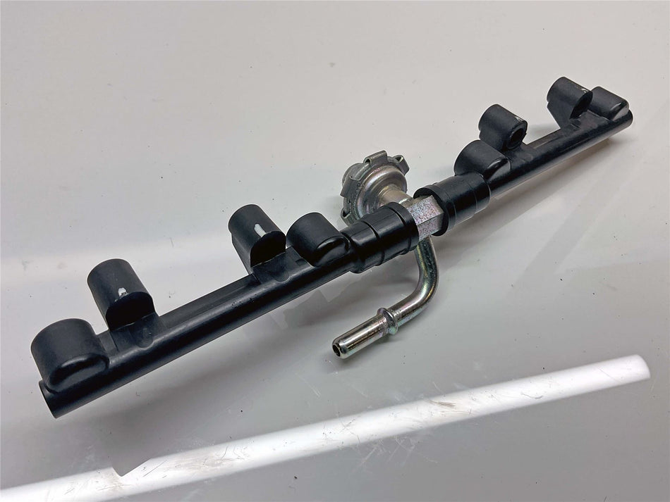 2018 Yamaha MT-10 SP Fuel Injector Rail - 2CR137950000