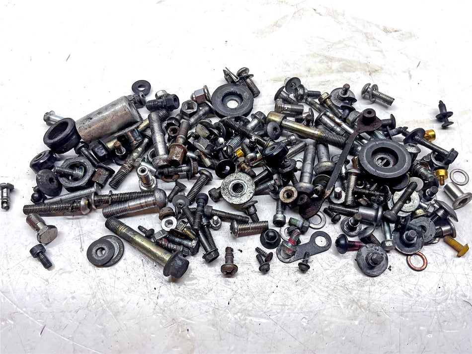 1998 Honda CBR900RR Assorted Bolts & Fixings - B58432BBB