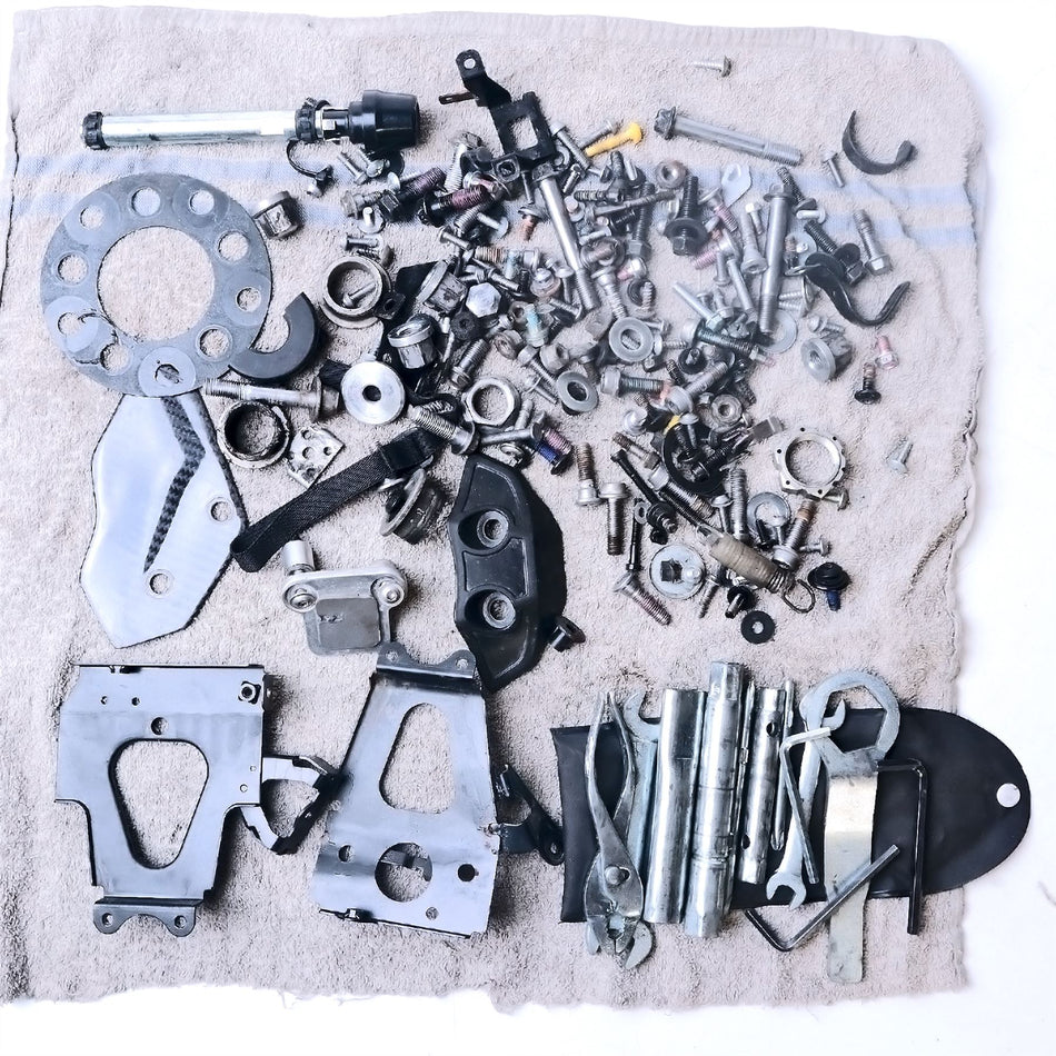 2018 Kawasaki Ninja H2 SX SE ZX1000 Assorted Nuts, Bolts & Fixings