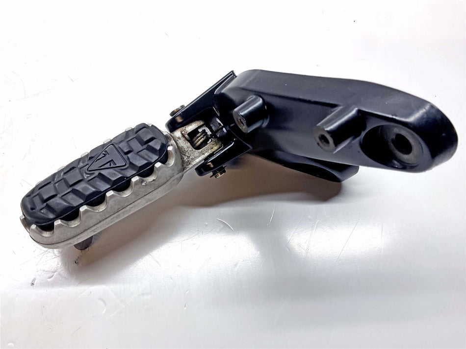 2019 Triumph Scrambler 1200 XC Left Footrest - T2081867