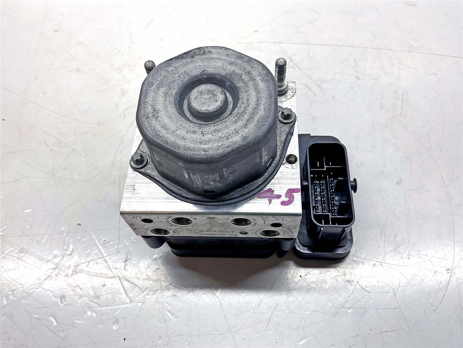 2016 Yamaha YZF R1M ABS Modulator Pump - 2CR859300900