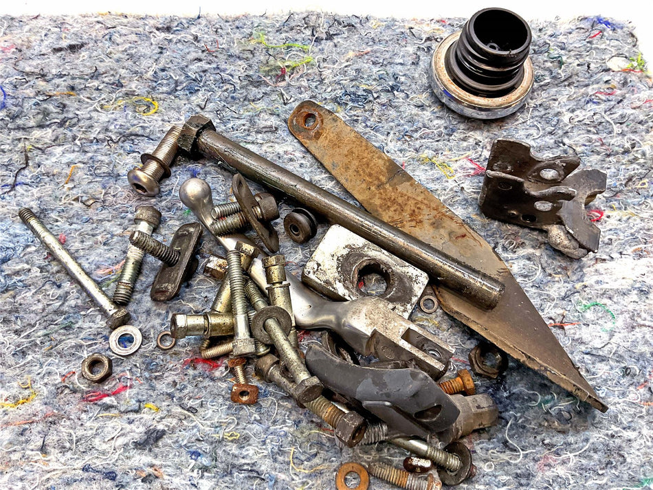 2001 Harley-Davidson FXDXT Super Glide Assorted Nuts, Bolts & Fixings
