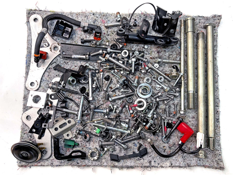 2025 Kawasaki Ninja ZX11 Assorted Nuts, Bolts & Fixings