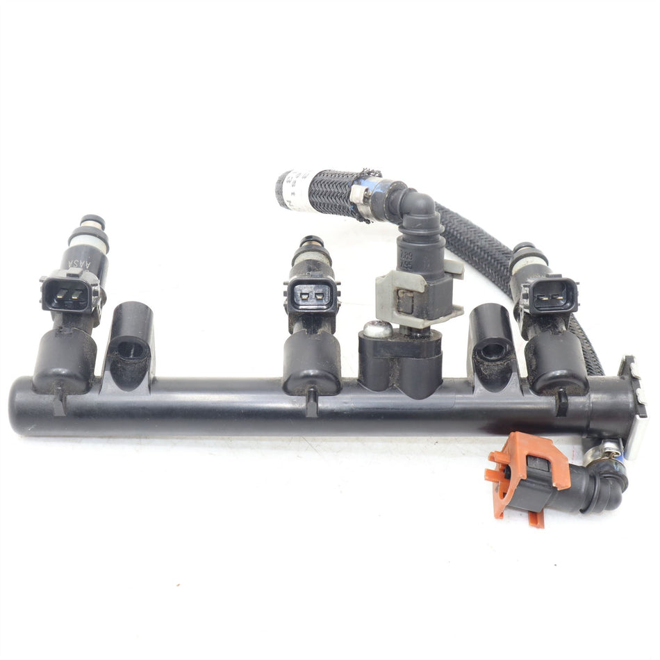 2012-2016 TRIUMPH STREET TRIPLE R 675 Fuel Injector Rail Unit - T1240508