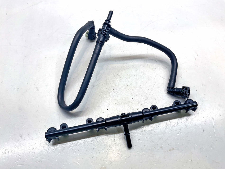 2025 Yamaha YZF R1 Fuel Injector Rail - 2CR1440F0000