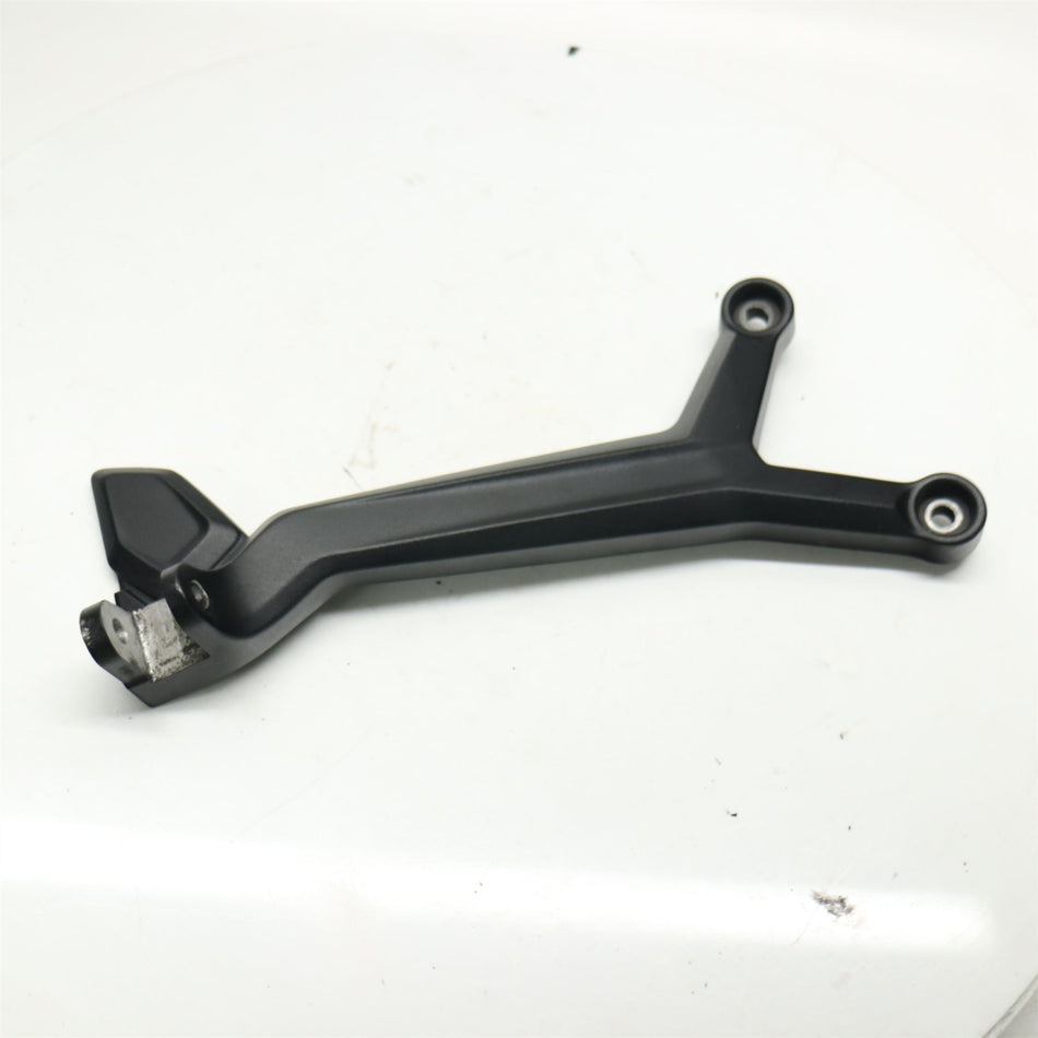 2022 TRIUMPH TRIDENT 660 Rear Right Footrest Hanger - T2086606