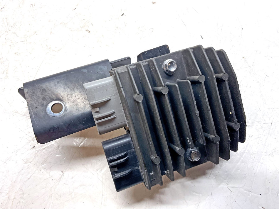 2013 Triumph Speed Triple 1050 Regulator Rectifier - T1300675